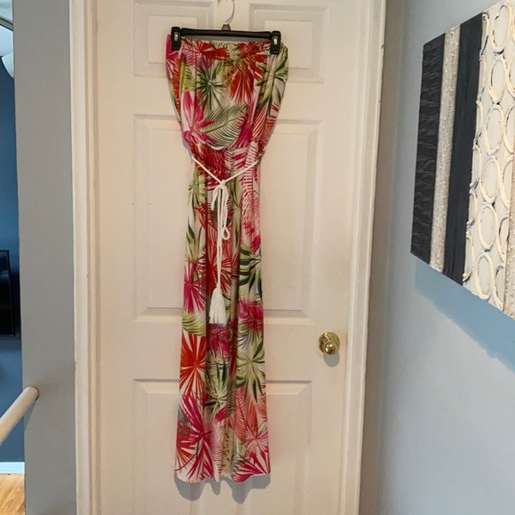 NEW designer jumpsuit -stretchable -smoke free home - Picture 1 of 2